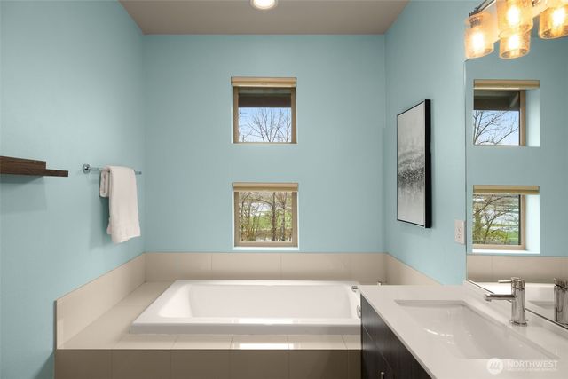 16329 Main View Lane NE, Duvall, WA 98019