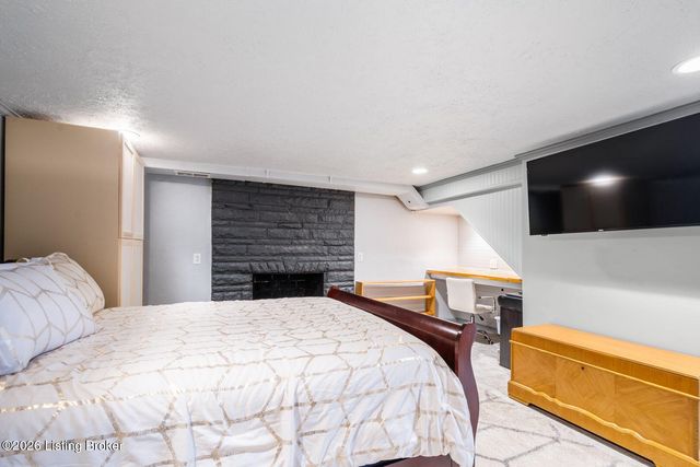 607 Christman Ln, Shepherdsville, KY 40165