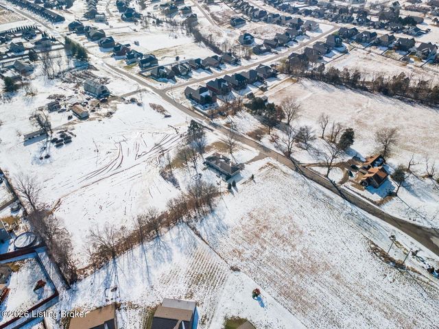 607 Christman Ln, Shepherdsville, KY 40165