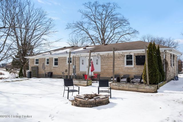 607 Christman Ln, Shepherdsville, KY 40165