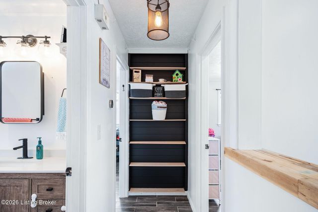 607 Christman Ln, Shepherdsville, KY 40165