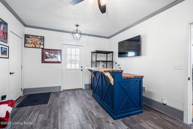 607 Christman Ln, Shepherdsville, KY 40165