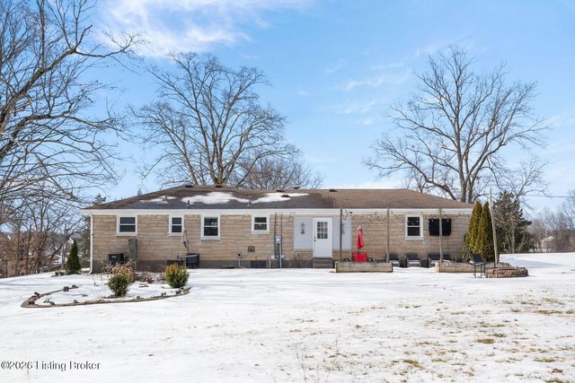 607 Christman Ln, Shepherdsville, KY 40165