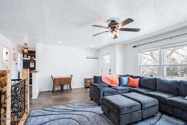 607 Christman Ln, Shepherdsville, KY 40165