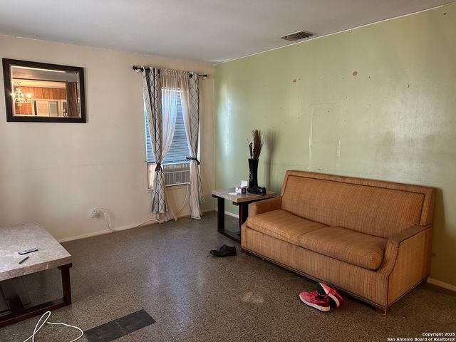 4134 King Krest, San Antonio, TX 78219