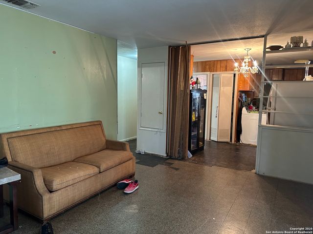 4134 King Krest, San Antonio, TX 78219