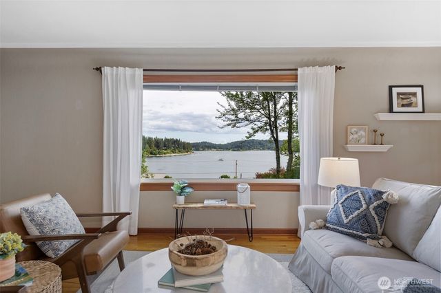 17164 Lemolo Shore Drive NE, Poulsbo, WA 98370