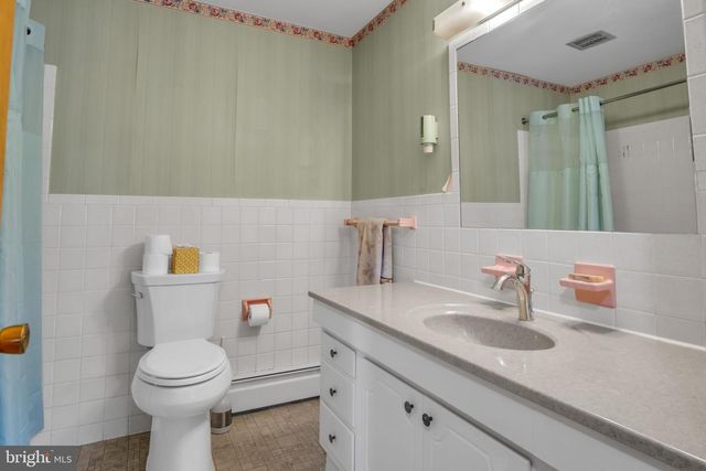 1689 RANDOW RD, York, PA 17403
