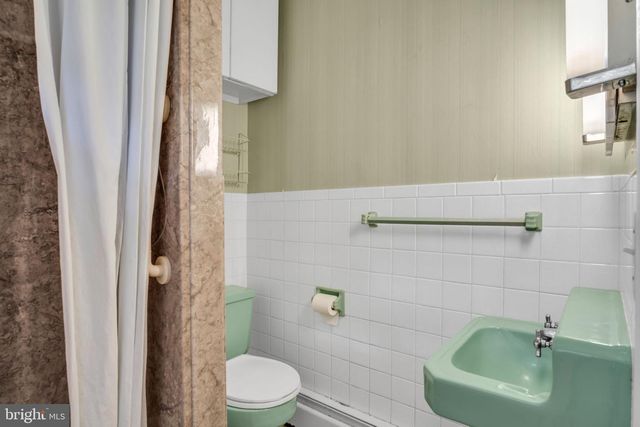 1689 RANDOW RD, York, PA 17403