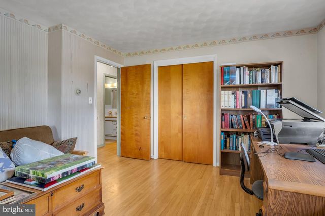 1689 RANDOW RD, York, PA 17403