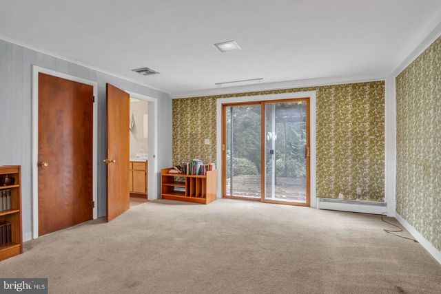 1689 RANDOW RD, York, PA 17403