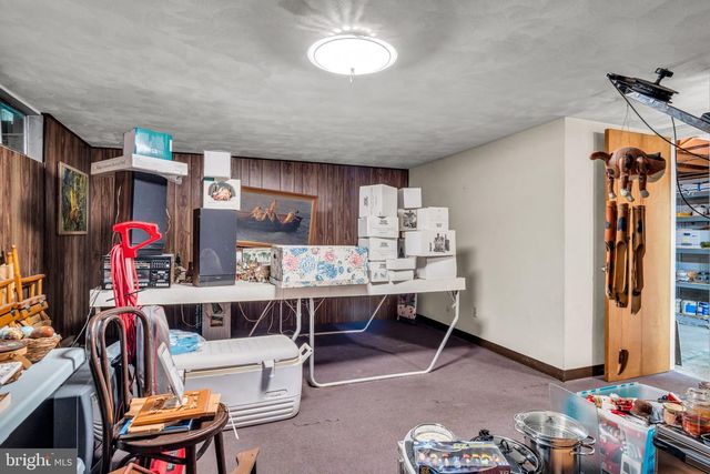 1689 RANDOW RD, York, PA 17403