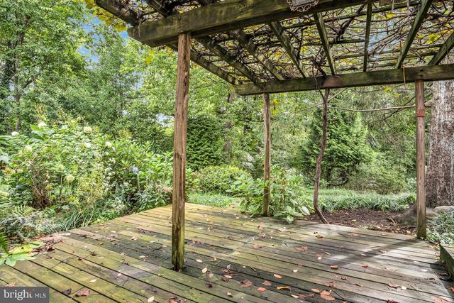 1689 RANDOW RD, York, PA 17403