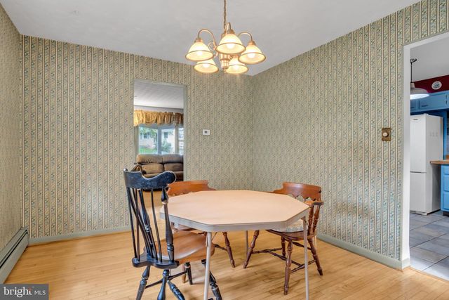 1689 RANDOW RD, York, PA 17403