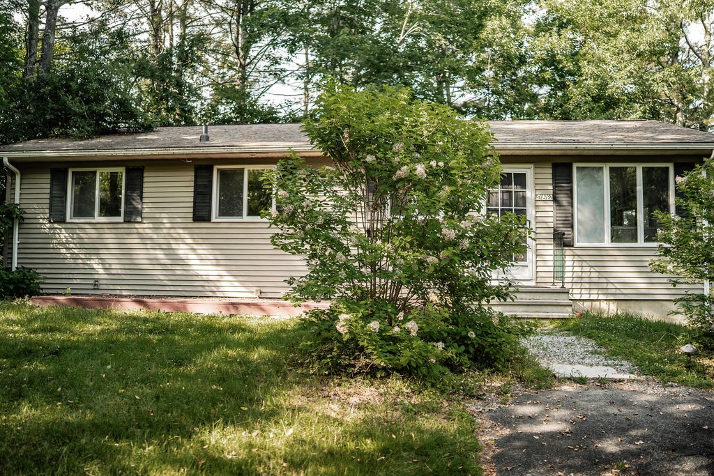 439 Falmouth Road, Windham, ME 04062 — exterior