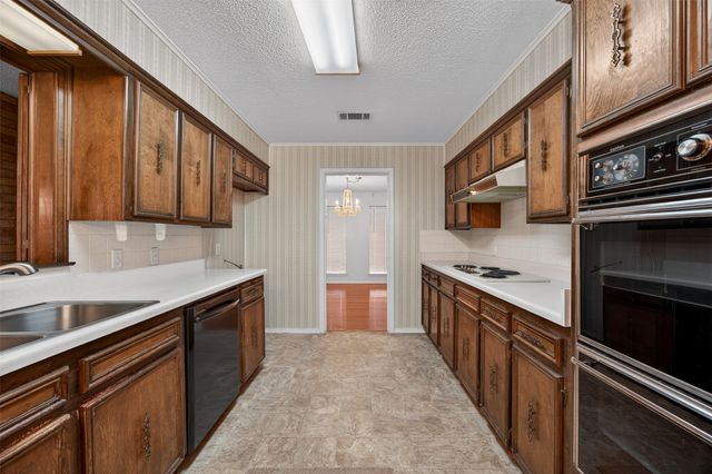 2907 Glasgow Drive, Arlington, TX 76015