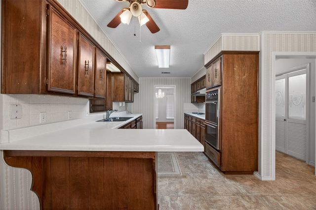 2907 Glasgow Drive, Arlington, TX 76015