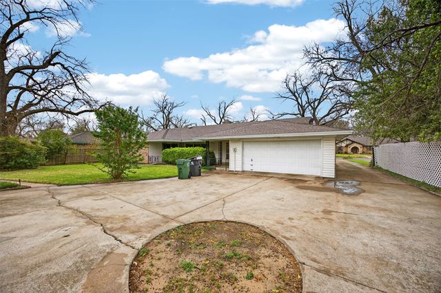 2907 Glasgow Drive, Arlington, TX 76015