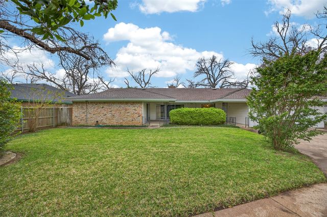 2907 Glasgow Drive, Arlington, TX 76015