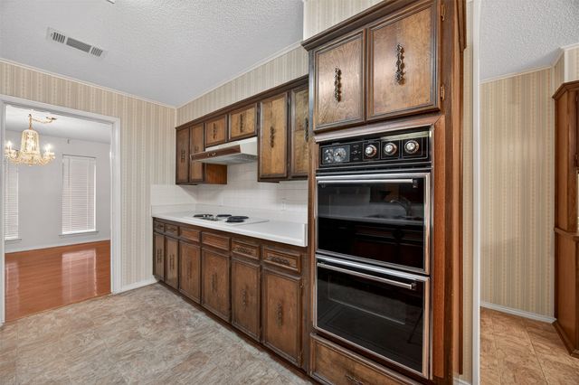 2907 Glasgow Drive, Arlington, TX 76015