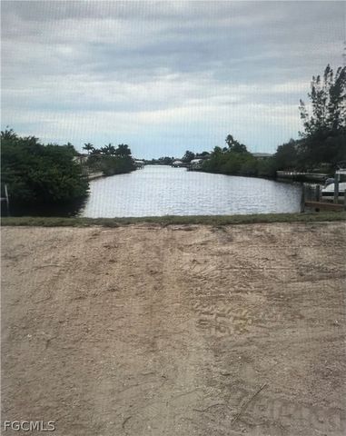 3604 Yucatan PKWY, Cape Coral, FL 33993