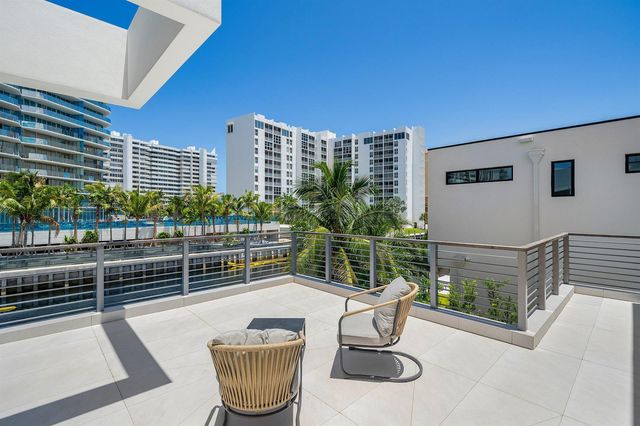 1650 E Terra Mar Drive, Lauderdale By The Sea, FL 33062
