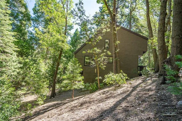 612 Karenken Pines, Lake Arrowhead, CA 92352