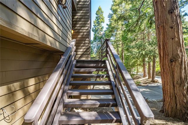 612 Karenken Pines, Lake Arrowhead, CA 92352