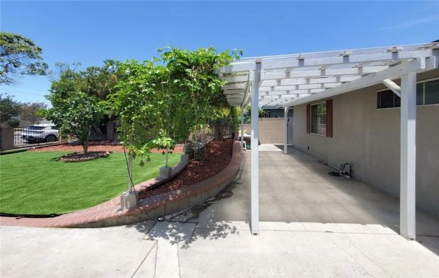 1217 S HURON, Santa Ana, CA 92704