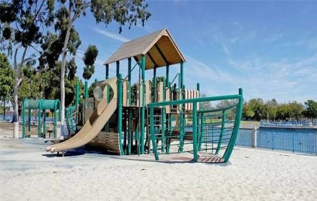 1217 S HURON, Santa Ana, CA 92704