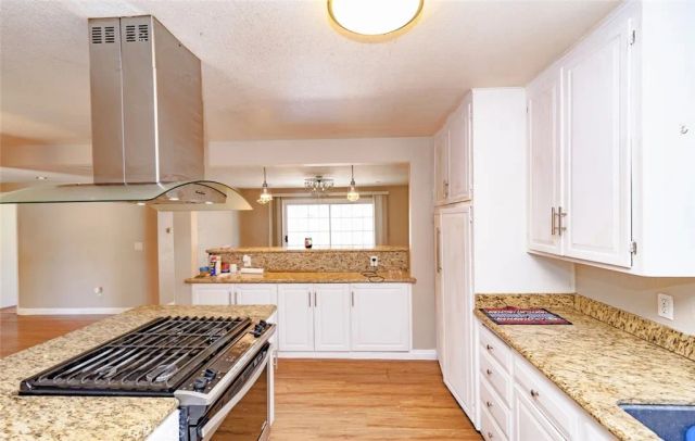 1217 S HURON, Santa Ana, CA 92704