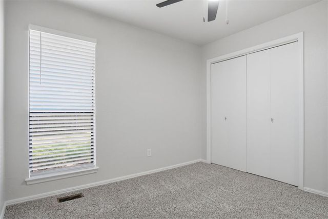 2112 NE 8th Street, Moore, OK 73160