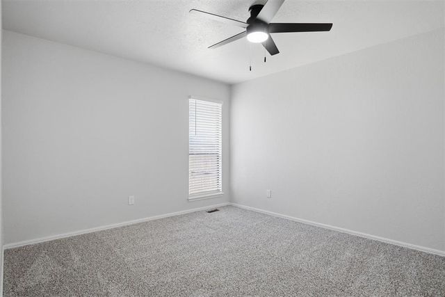 2112 NE 8th Street, Moore, OK 73160