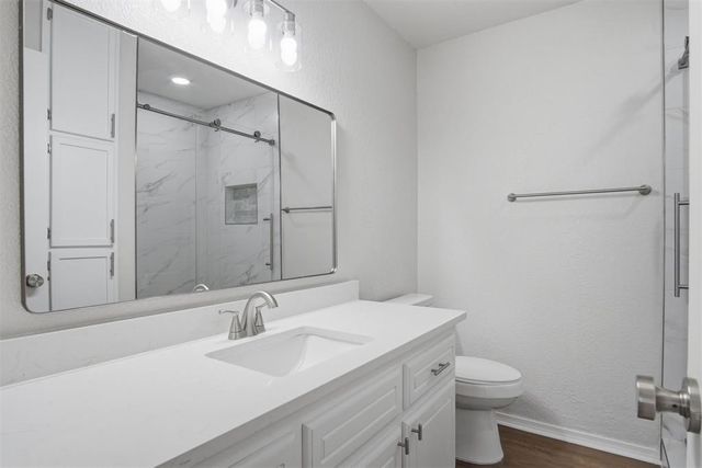 2112 NE 8th Street, Moore, OK 73160
