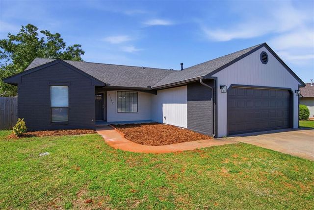 2112 NE 8th Street, Moore, OK 73160