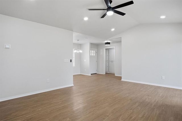 2112 NE 8th Street, Moore, OK 73160
