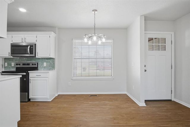 2112 NE 8th Street, Moore, OK 73160