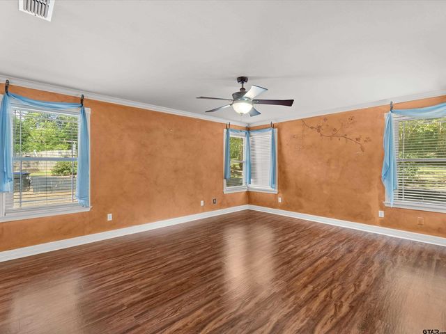 6 Lindsey Ln, Longview, TX 75601