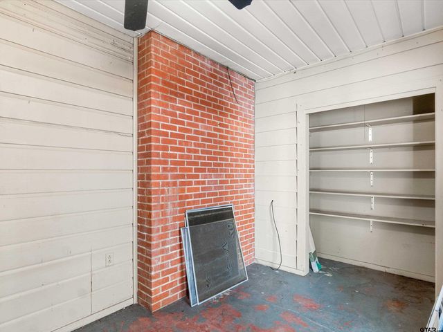 6 Lindsey Ln, Longview, TX 75601