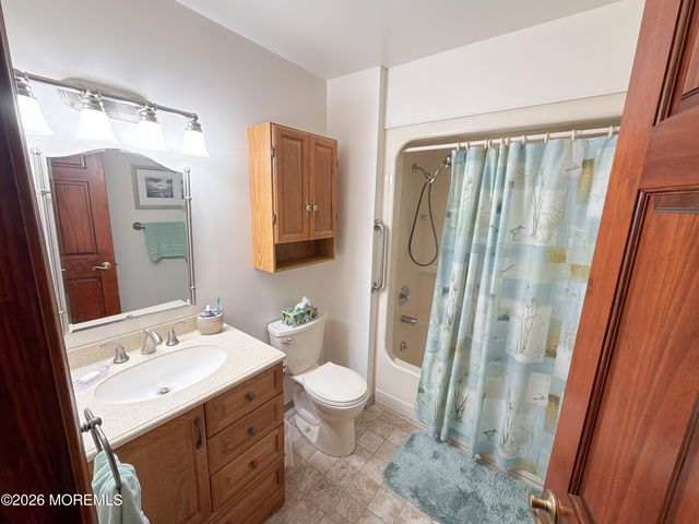 7 Harmony Hill Court, Jackson, NJ 08527