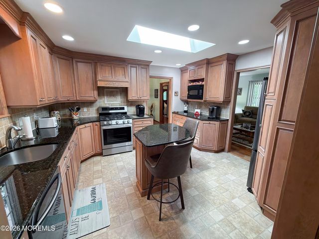 7 Harmony Hill Court, Jackson, NJ 08527