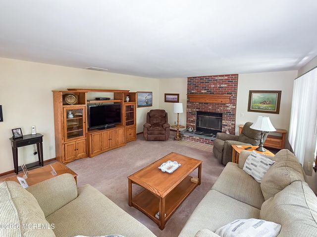 7 Harmony Hill Court, Jackson, NJ 08527
