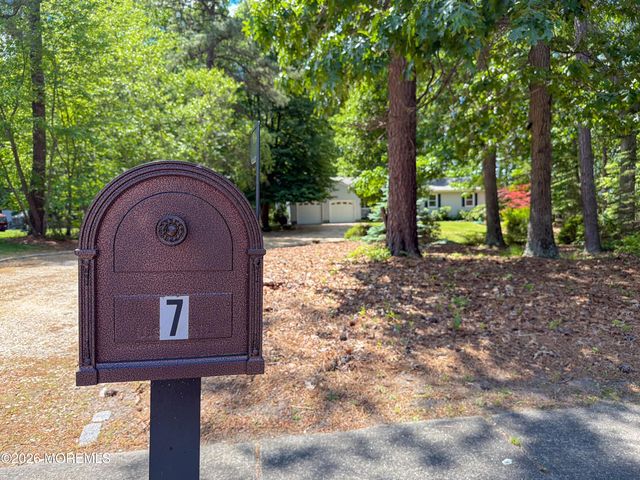 7 Harmony Hill Court, Jackson, NJ 08527