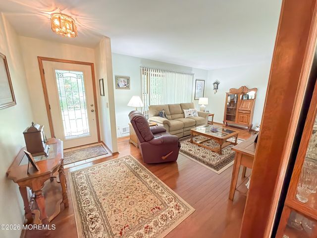 7 Harmony Hill Court, Jackson, NJ 08527