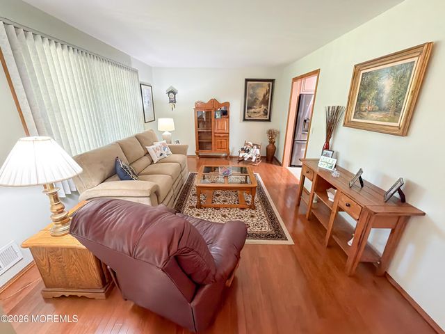 7 Harmony Hill Court, Jackson, NJ 08527