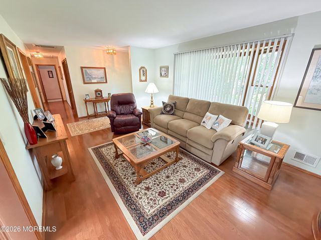 7 Harmony Hill Court, Jackson, NJ 08527