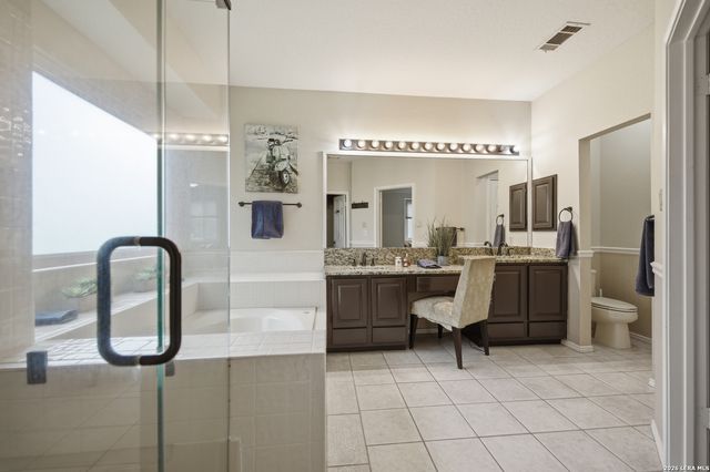 18143 SUMMER KNOLL DR, San Antonio, TX 78258