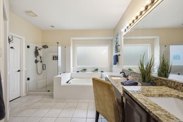 18143 SUMMER KNOLL DR, San Antonio, TX 78258