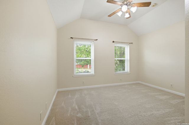 18143 SUMMER KNOLL DR, San Antonio, TX 78258