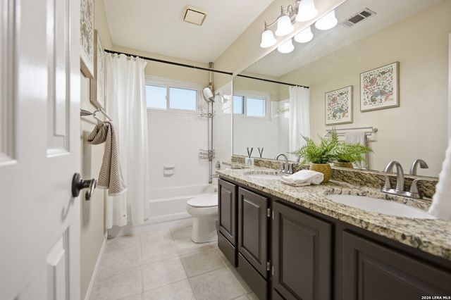 18143 SUMMER KNOLL DR, San Antonio, TX 78258